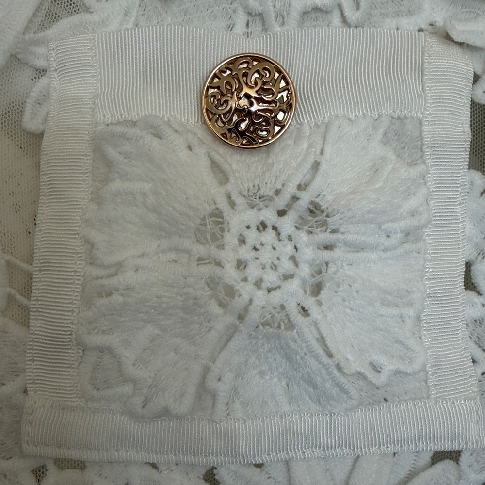 Michael Simon Floral Crochet Jacket White Gold Trim/Buttons Size Medium - Picture 6 of 8